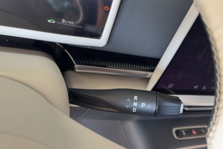 Used VOYAH Dream 2025 PHEV Four-Wheel-Drive Flagship Version – Qiankun Edition Gear Lever