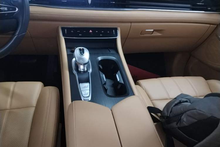 Used VOYAH Dream 2025 EV Long-range Century Edition Gear Lever