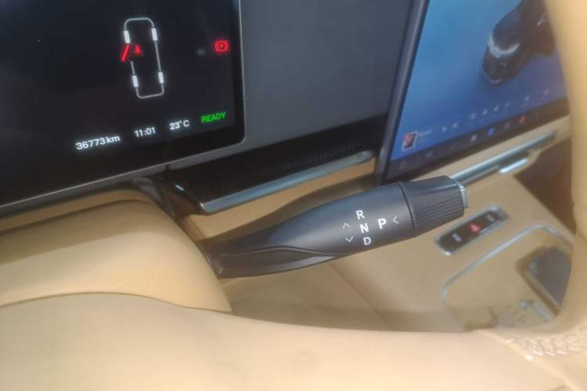 Used VOYAH Dream 2025 PHEV Four-Wheel Drive Prestige Kunpeng Edition Gear Lever