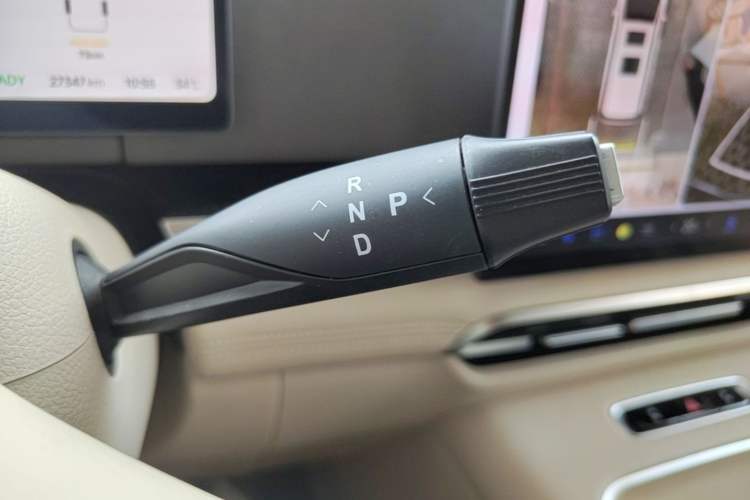 Used VOYAH Dream 2025 PHEV Four-Wheel-Drive Flagship Kunpeng Edition Gear Lever