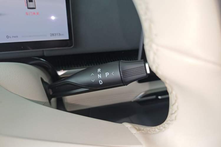 Used VOYAH Dream 2025 EV Four-Wheel-Drive Flagship Qiankun Version Gear Lever