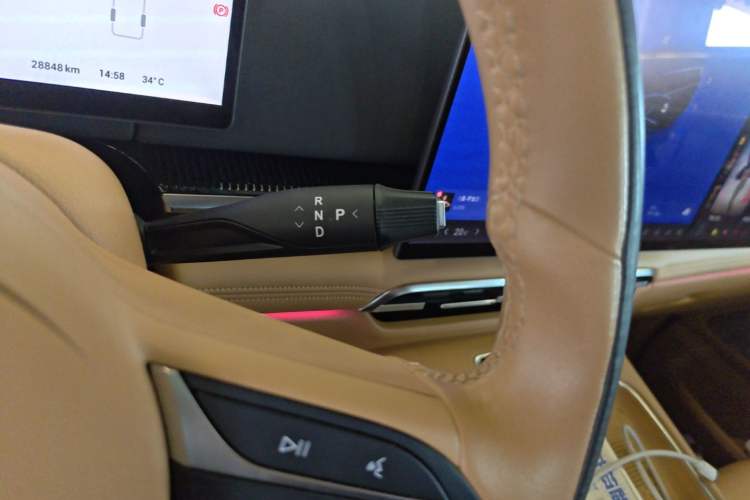 Used VOYAH Dream 2025 PHEV Four-Wheel-Drive Flagship Kunpeng Edition Gear Lever