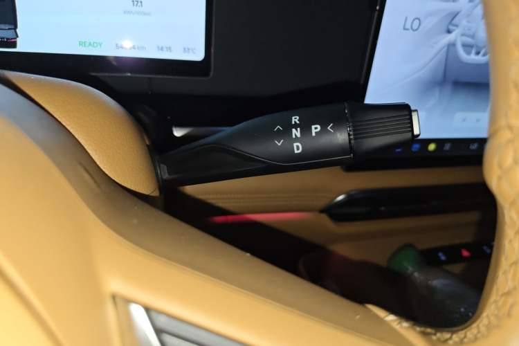 Used VOYAH Dream 2025 PHEV Four-Wheel Drive Prestige Kunpeng Edition Gear Lever