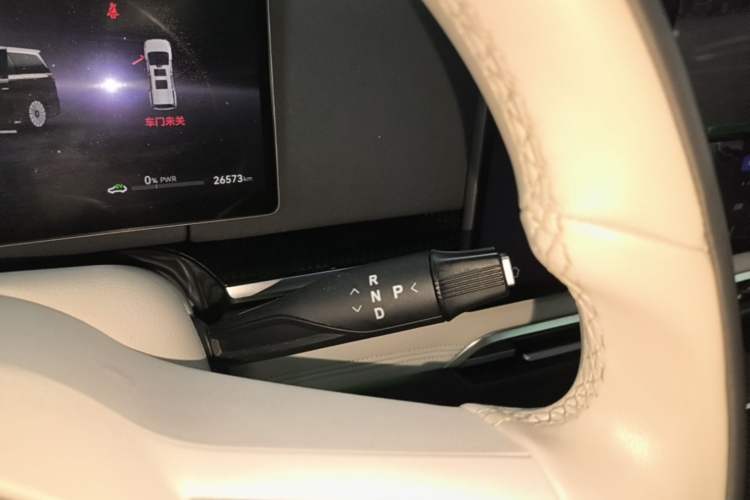 Used VOYAH Dream 2025 PHEV Four-Wheel-Drive Flagship Version – Qiankun Edition Gear Lever