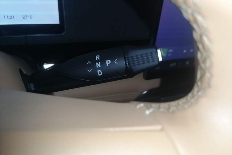 Used VOYAH Dream 2025 PHEV Four-Wheel-Drive Flagship Kunpeng Edition Gear Lever