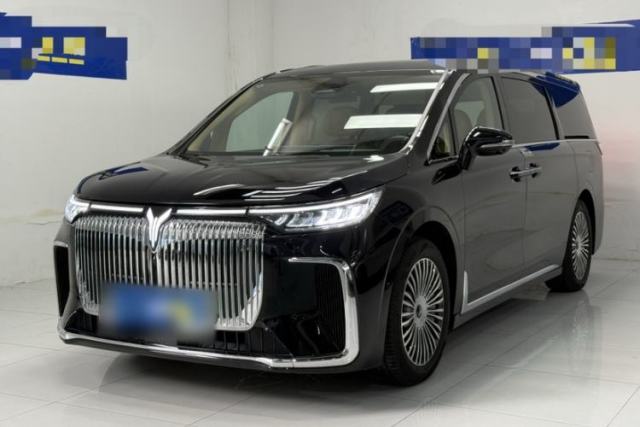 Used VOYAH Dream 2025 PHEV Four-Wheel Drive Prestige Kunpeng Edition