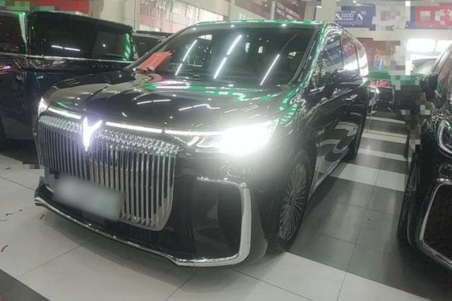 VOYAH Dream 2025 PHEV Four-Wheel-Drive Flagship Kunpeng Edition с пробегом