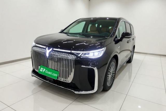 Ojetý VOYAH Dream 2025 PHEV Four-Wheel-Drive Flagship Kunpeng Edition