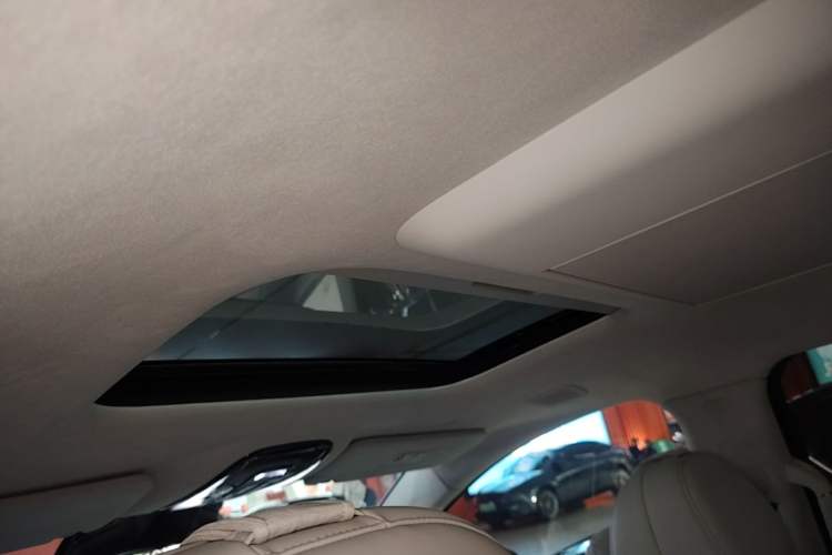 Used VOYAH Dream 2025 PHEV Four-Wheel Drive Prestige Qiankun Edition Headliner