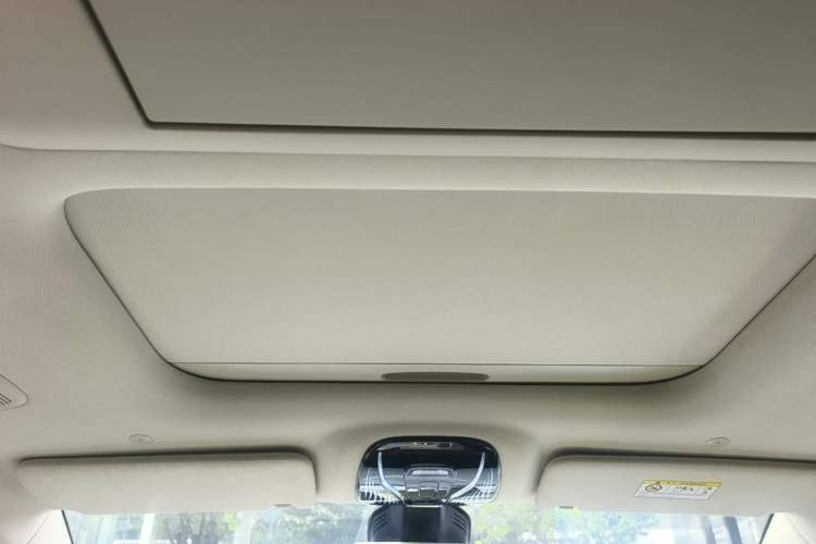 Used VOYAH Dream 2025 PHEV Four-Wheel Drive Prestige Kunpeng Edition Headliner