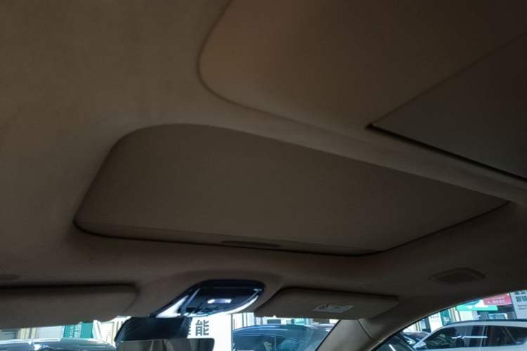 Used VOYAH Dream 2025 PHEV Four-Wheel-Drive Flagship Kunpeng Edition Headliner