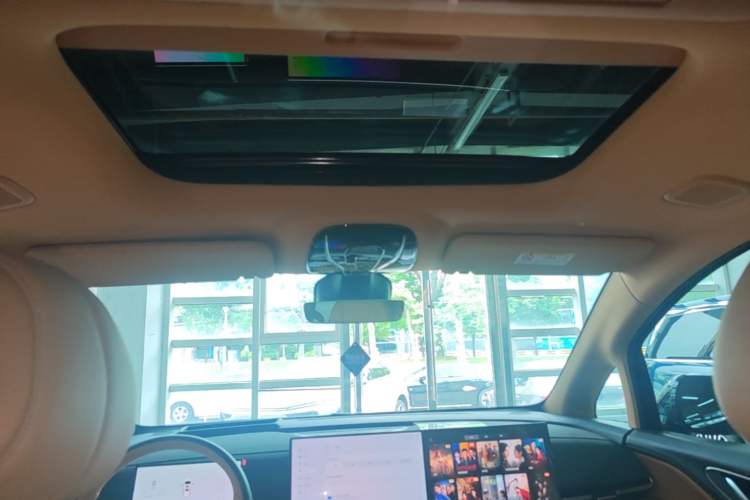 Used VOYAH Dream 2025 PHEV Four-Wheel Drive Prestige Kunpeng Edition Headliner