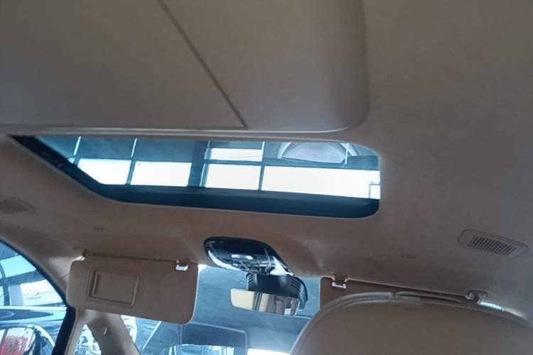 Used VOYAH Dream 2025 PHEV Four-Wheel-Drive Flagship Kunpeng Edition Headliner