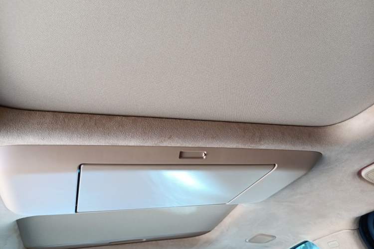 Used VOYAH Dream 2025 PHEV Four-Wheel Drive Prestige Qiankun Edition Headliner