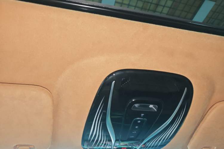 Used VOYAH Dream 2025 PHEV Four-Wheel-Drive Flagship Version – Qiankun Edition Headliner