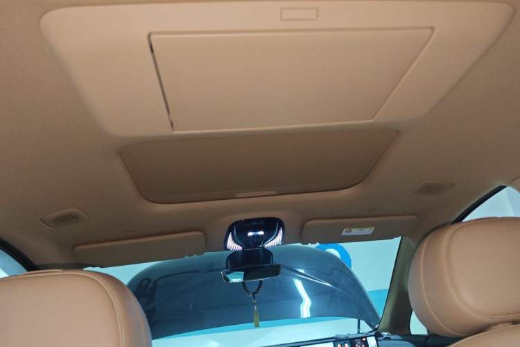 Used VOYAH Dream 2025 PHEV Four-Wheel Drive Prestige Kunpeng Edition Headliner