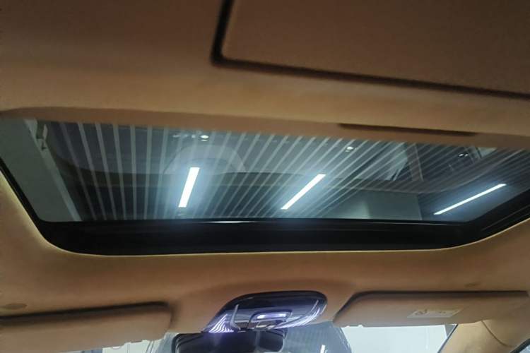 Used VOYAH Dream 2025 PHEV Four-Wheel Drive Prestige Qiankun Edition Headliner