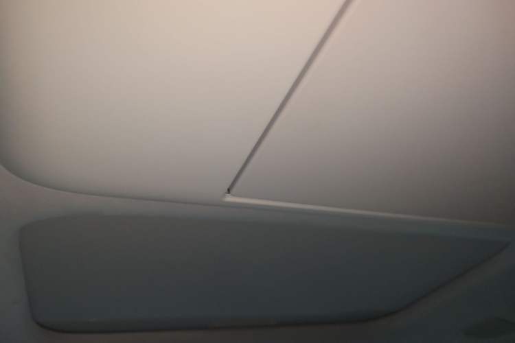 Used VOYAH Dream 2025 EV Four-Wheel-Drive Flagship Qiankun Version Headliner