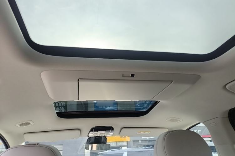 Used VOYAH Dream 2025 PHEV Four-Wheel Drive Prestige Kunpeng Edition Headliner