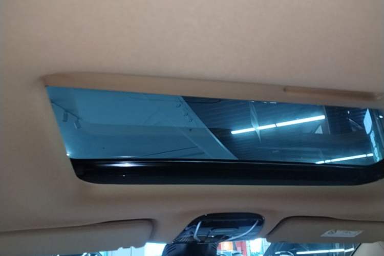 Used VOYAH Dream 2025 EV Long-range Century Edition Headliner