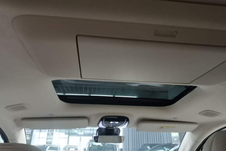 Used VOYAH Dream 2025 PHEV Four-Wheel-Drive Flagship Kunpeng Edition Headliner