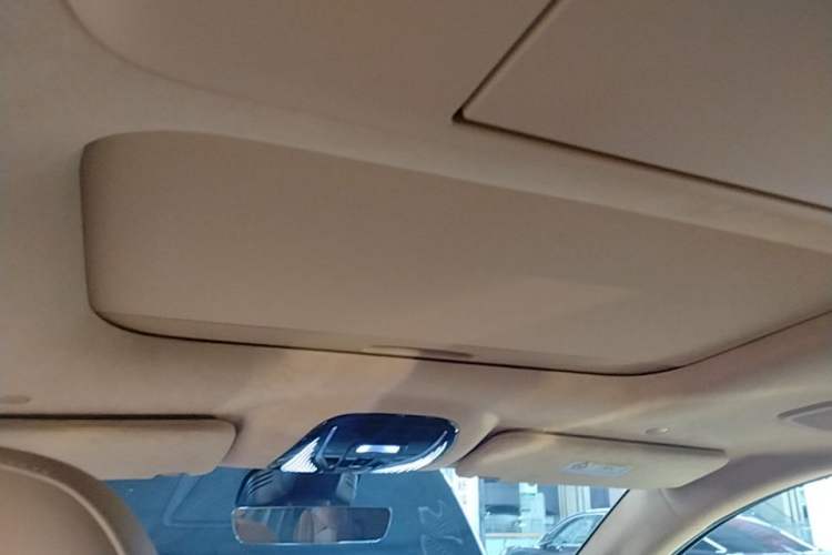 Used VOYAH Dream 2025 PHEV Four-Wheel-Drive Flagship Kunpeng Edition Headliner