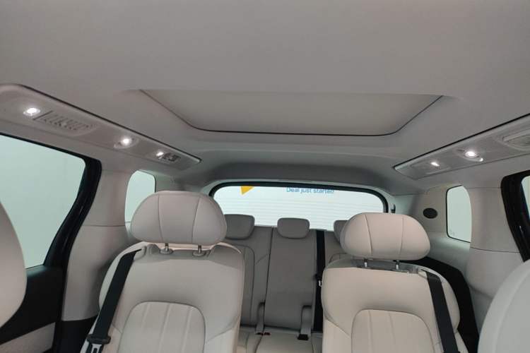Used VOYAH Dream 2025 PHEV Four-Wheel Drive Excellence Kunpeng Edition Headliner