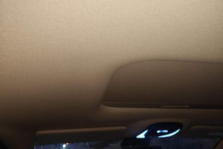 Used VOYAH Dream 2025 PHEV Four-Wheel Drive Excellence Kunpeng Edition Headliner
