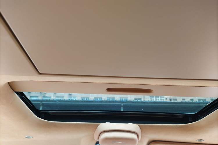 Used VOYAH Dream 2025 PHEV Four-Wheel-Drive Flagship Version – Qiankun Edition Headliner