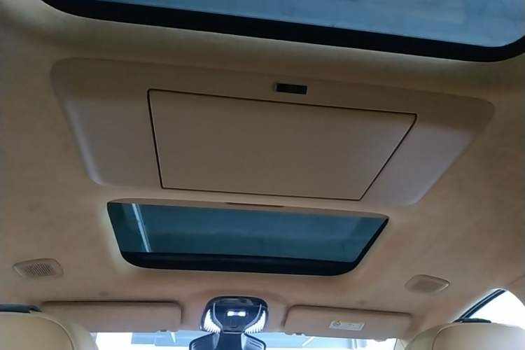 Used VOYAH Dream 2025 PHEV Four-Wheel Drive Prestige Qiankun Edition Headliner