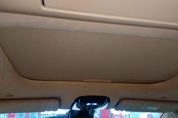 Used VOYAH Dream 2025 PHEV Four-Wheel-Drive Flagship Kunpeng Edition Headliner