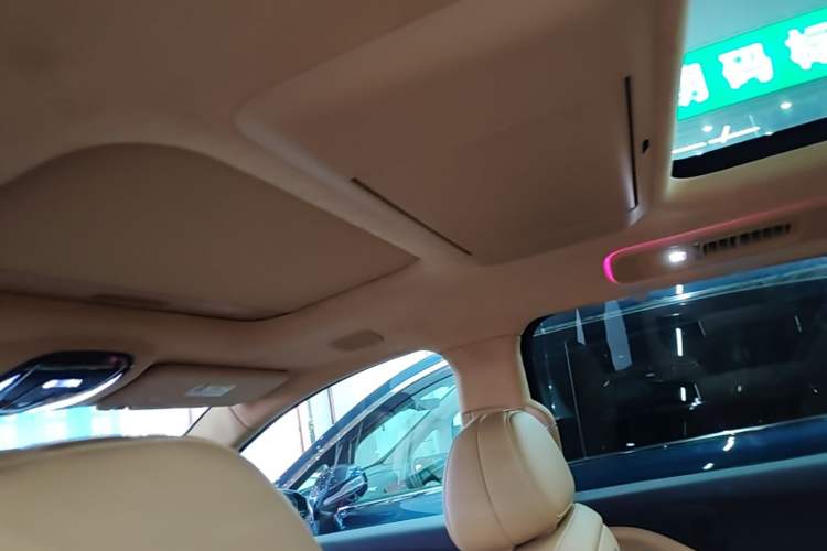 Used VOYAH Dream 2025 PHEV Four-Wheel Drive Prestige Qiankun Edition Headliner