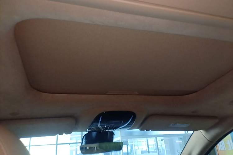 Used VOYAH Dream 2025 PHEV Four-Wheel-Drive Flagship Kunpeng Edition Headliner