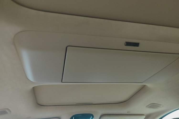 Used VOYAH Dream 2025 PHEV Four-Wheel-Drive Flagship Kunpeng Edition Headliner