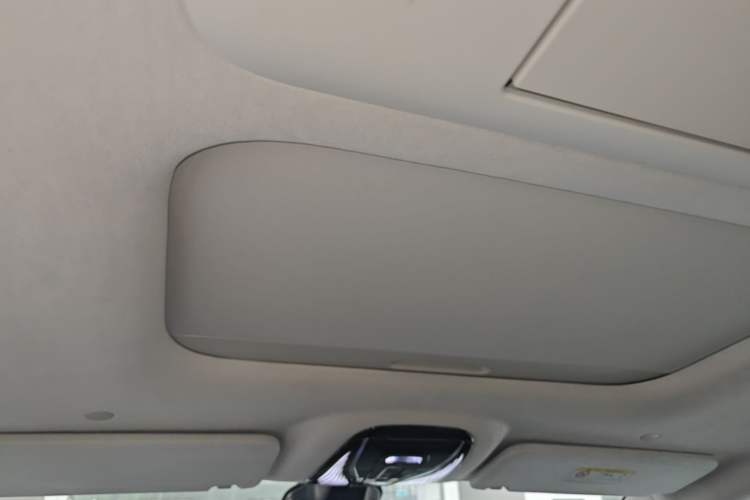 Used VOYAH Dream 2025 PHEV Four-Wheel-Drive Flagship Kunpeng Edition Headliner