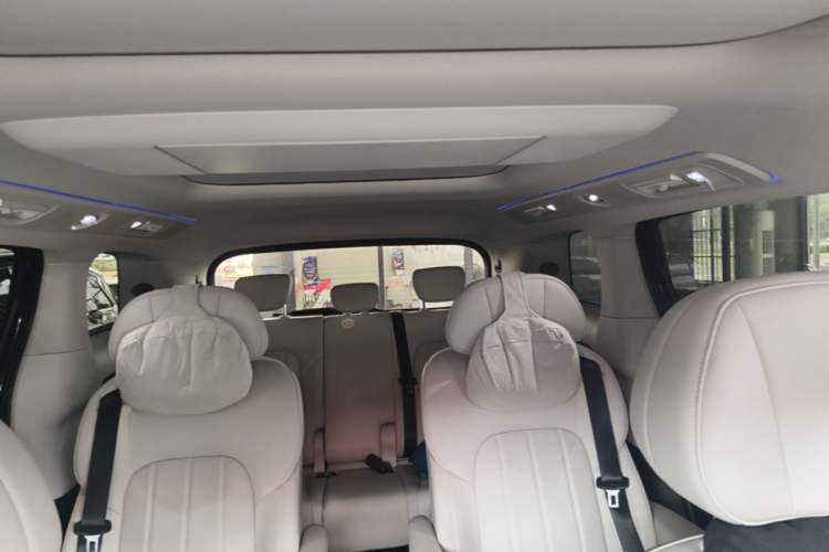 Used VOYAH Dream 2025 PHEV Four-Wheel Drive Prestige Kunpeng Edition Headliner