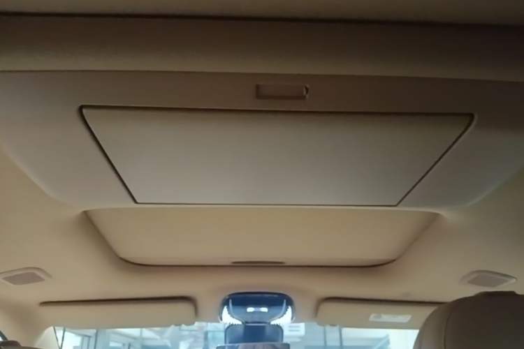 Used VOYAH Dream 2025 PHEV Four-Wheel Drive Prestige Kunpeng Edition Headliner