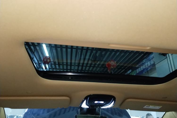 Used VOYAH Dream 2025 PHEV Four-Wheel Drive Excellence Kunpeng Edition Headliner