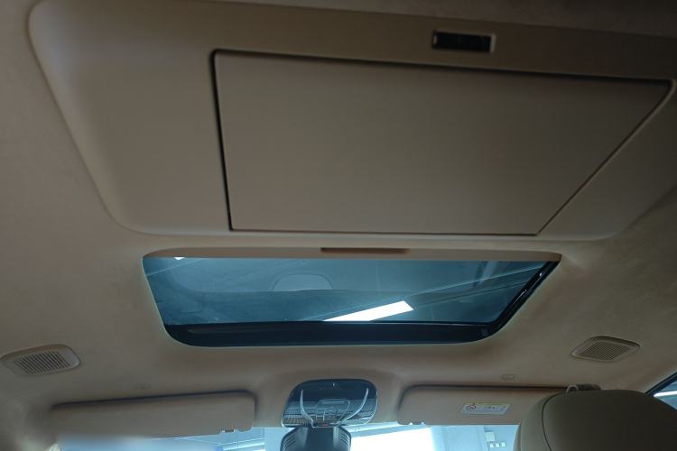 Used VOYAH Dream 2025 PHEV Four-Wheel-Drive Flagship Kunpeng Edition Headliner