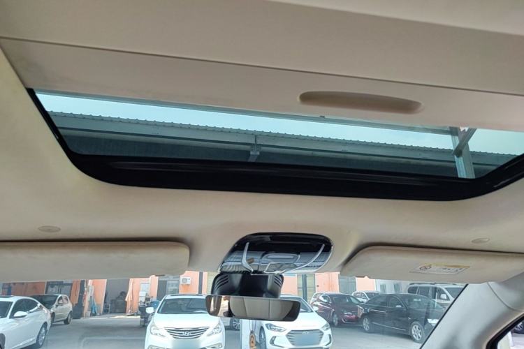 Used VOYAH Dream 2025 PHEV Four-Wheel-Drive Flagship Kunpeng Edition Headliner