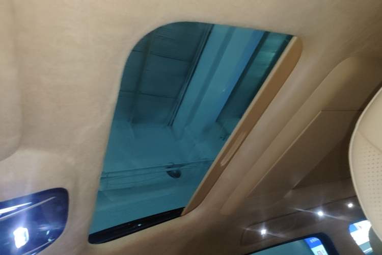 Used VOYAH Dream 2025 PHEV Four-Wheel-Drive Flagship Version – Qiankun Edition Headliner