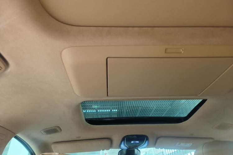 Used VOYAH Dream 2025 PHEV Four-Wheel-Drive Flagship Kunpeng Edition Headliner