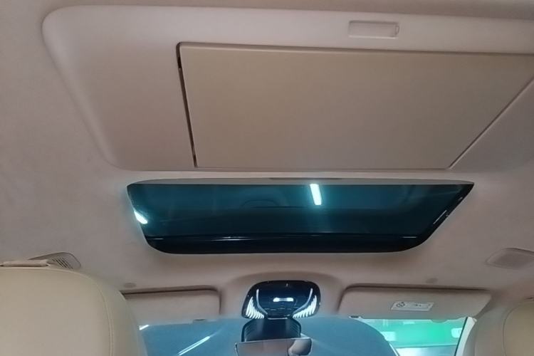 Used VOYAH Dream 2025 PHEV Four-Wheel-Drive Flagship Kunpeng Edition Headliner
