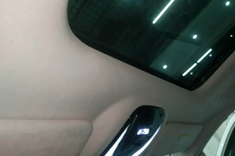Used VOYAH Dream 2025 PHEV Four-Wheel-Drive Flagship Version – Qiankun Edition Headliner