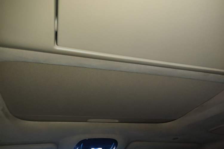 Used VOYAH Dream 2025 PHEV Four-Wheel-Drive Flagship Kunpeng Edition Headliner