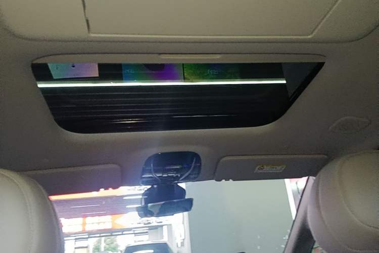 Used VOYAH Dream 2025 PHEV Four-Wheel Drive Prestige Kunpeng Edition Headliner