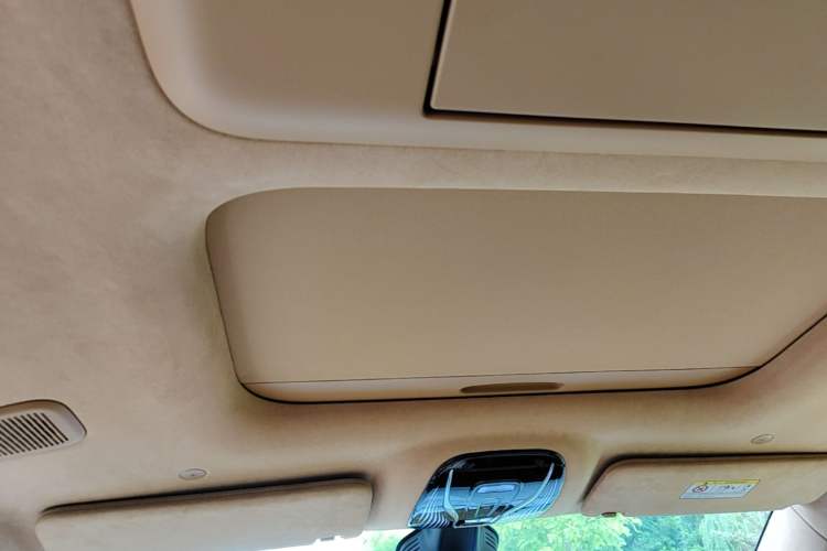Used VOYAH Dream 2025 PHEV Four-Wheel-Drive Flagship Kunpeng Edition Headliner