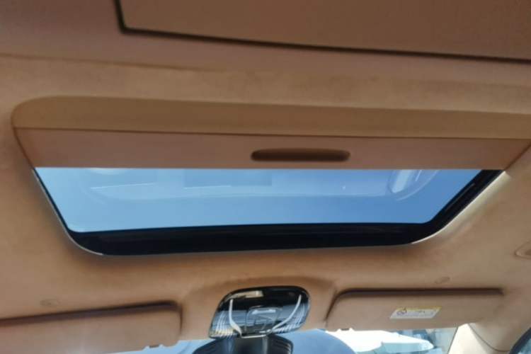 Used VOYAH Dream 2025 PHEV Four-Wheel Drive Prestige Qiankun Edition Headliner