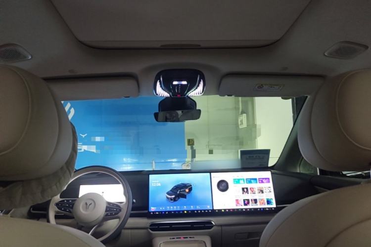 Used VOYAH Dream 2025 PHEV Four-Wheel Drive Prestige Kunpeng Edition Headliner