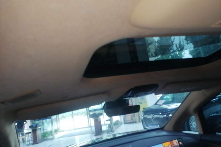 Used VOYAH Dream 2025 PHEV Four-Wheel-Drive Flagship Kunpeng Edition Headliner
